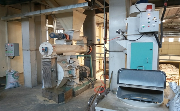 飼料成套設備 飼料成套設備